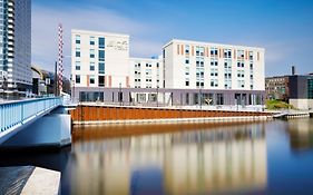 Aloft Hotel Milwaukee Downtown